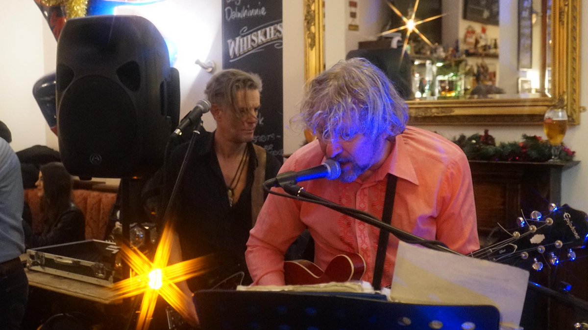 Whitestar tweet media