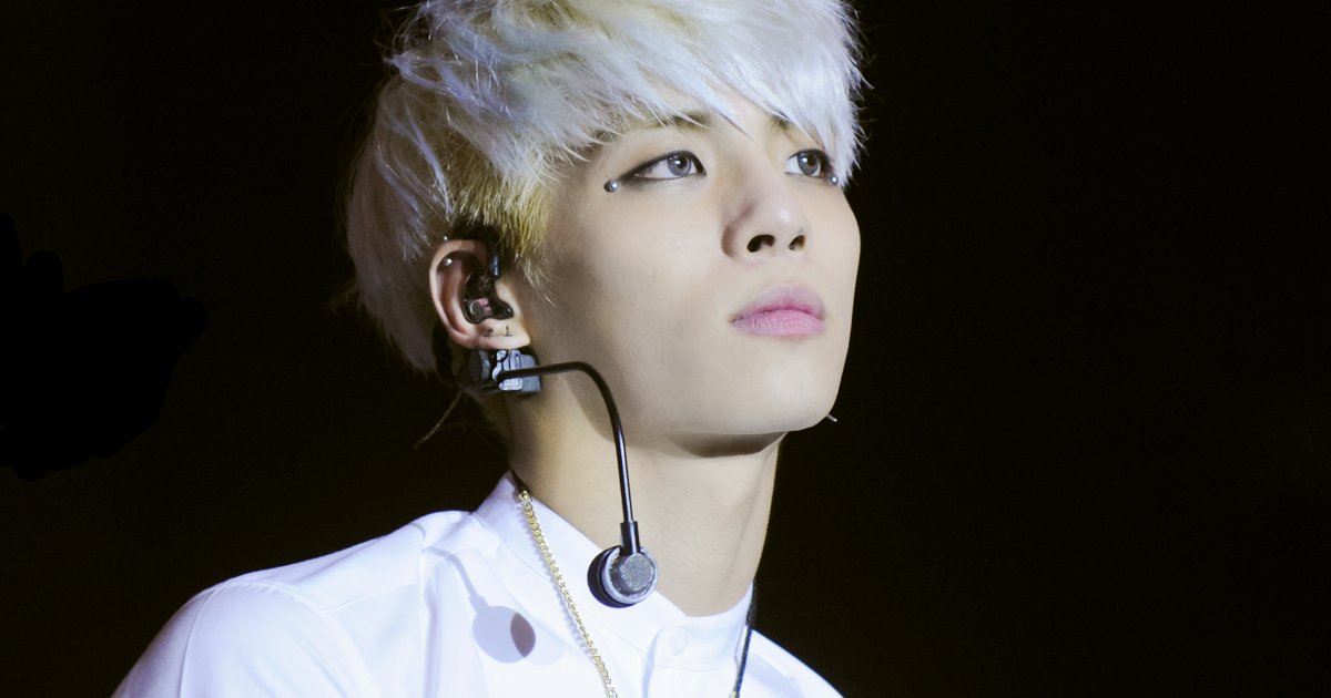 Koreaboo's tweet photo. (★UPDATE) Koreans leave heartbroken messages for SHINee’s Jonghyun after his death

➜ Read More: https://t.co/RPgzWh5kGt https://t.co/RJha5sBnGC