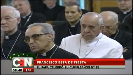 C9NParaguay's tweet photo. ¡El Papa Francisco está de cumpleaños!

El Santo Padre cumple 81 años y el festejo que le brindaron, te presentamos en un material por @C9NParaguay en el #PrimerReporte.

Acompáñanos #EnVivo #OnLine

https://t.co/k5AXD6cMGE

#C9NHD #PrimerReporte https://t.co/FWd2bEgKn3