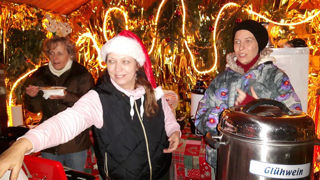 dielebenshilfe's tweet photo. Weihnachtsmarkt 2017 im Vernapark https://t.co/2NIrjFWZbl https://t.co/2ZmdQLbj4A