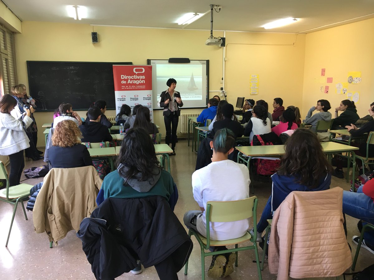 Directivas_ARGN's tweet photo. @_rosaesteban_ dinamiza el taller #SoyFuturo hoy en un #Instituto #IES de #Zaragoza @GobAragon #SueñosPorCumplir #DueñoDeMiDestino #LuchaPorTusSueños https://t.co/fIqApNmqBH