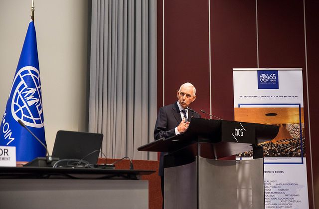IOM_MENA's tweet photo. في #يوم_المهاجرين يعيد مدير عام وكالة الأمم المتحدة للهجرة، ويليام لاسي سوينغ، التأكيد على الفرق الكبير الذي سيحدثه الإتفاق العالمي بشأن الهجرة الآمنة، والمنتظمة والنظامية
إقرأ المزيد عبر الرابطين
https://t.co/B2qqEeaKrV
https://t.co/qpDznmIzzt
#MigrantsDay https://t.co/m1pv8Xnbcq