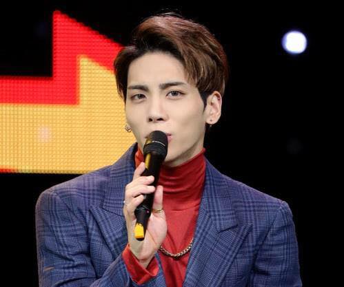 PostToday's tweet photo. คอนเฟิร์มแล้ว #จงฮยอน สมาชิกวงชายนี่ เสียชีวิตที่บ้านพัก สาเหตุมาจากการฆ่าตัวตาย พบนอนหมดสติ คาดสำลักควัน ซึ่งเตาแก๊สเปิดไว้ ส่งรพ.แล้วไม่ทัน และก่อนหน้าจงฮยอนได้ส่งข้อความไปหาพี่สาว ในทำนองว่า มันหนักเหลือเกิน ผมทรมานมาก...
#SHINee #JONGHYUN 
cr: https://t.co/1Af20AlFmx https://t.co/In9dsJ4WAT