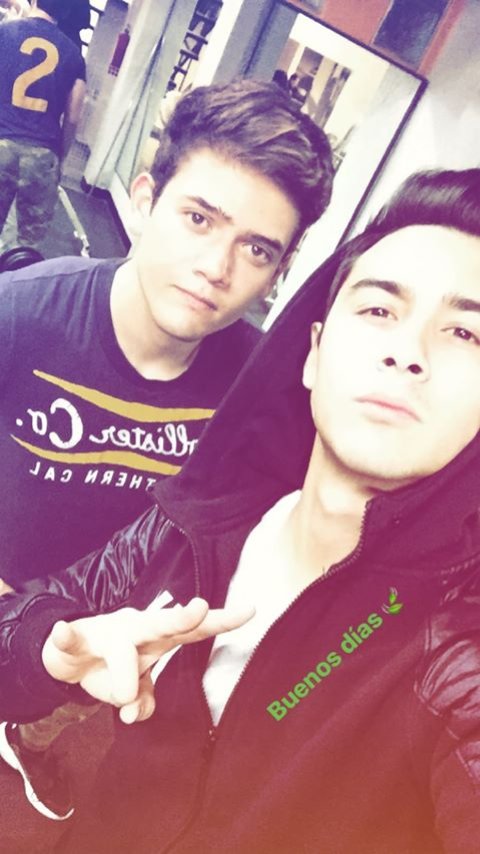 somosdeomarcruz's tweet photo. @SoyRickyBeck muyyyy feliz cumpleaños, pásala increíbleeeee, toda la buena vibra, te amamos.😋💙
#HBDRickyBae #Felices21Ricky https://t.co/t9sNszfCMe