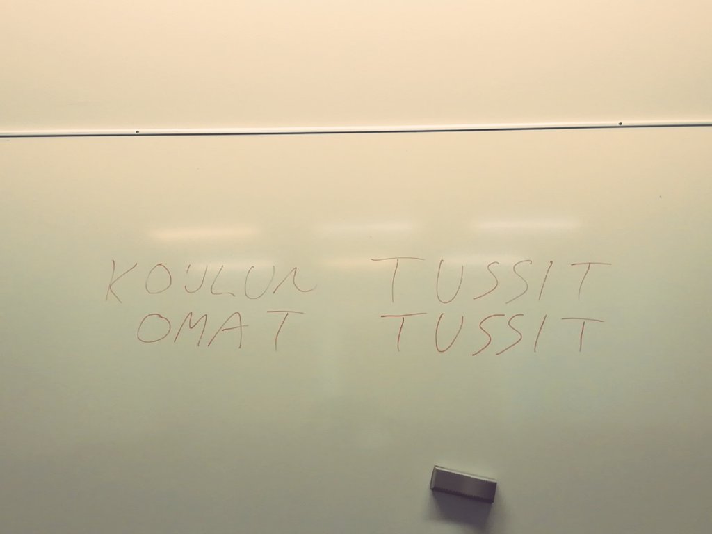 J_Lonen's tweet photo. Things to do when you have the whole class to yourself: compare school's whiteboard markers to your own. (Q-Connect wins this round!) https://t.co/1OV9Y8STfG