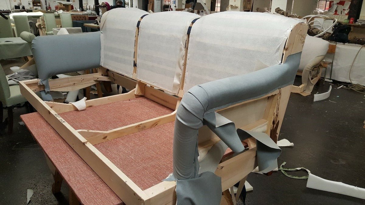 Beautiful handmade furniture coming together nicely
#interiordecoration #interiordesign #homedecor #homefurnishings #homeaccessories #softfurnishings #handmade #shoplocal #jojobradleyinteriors