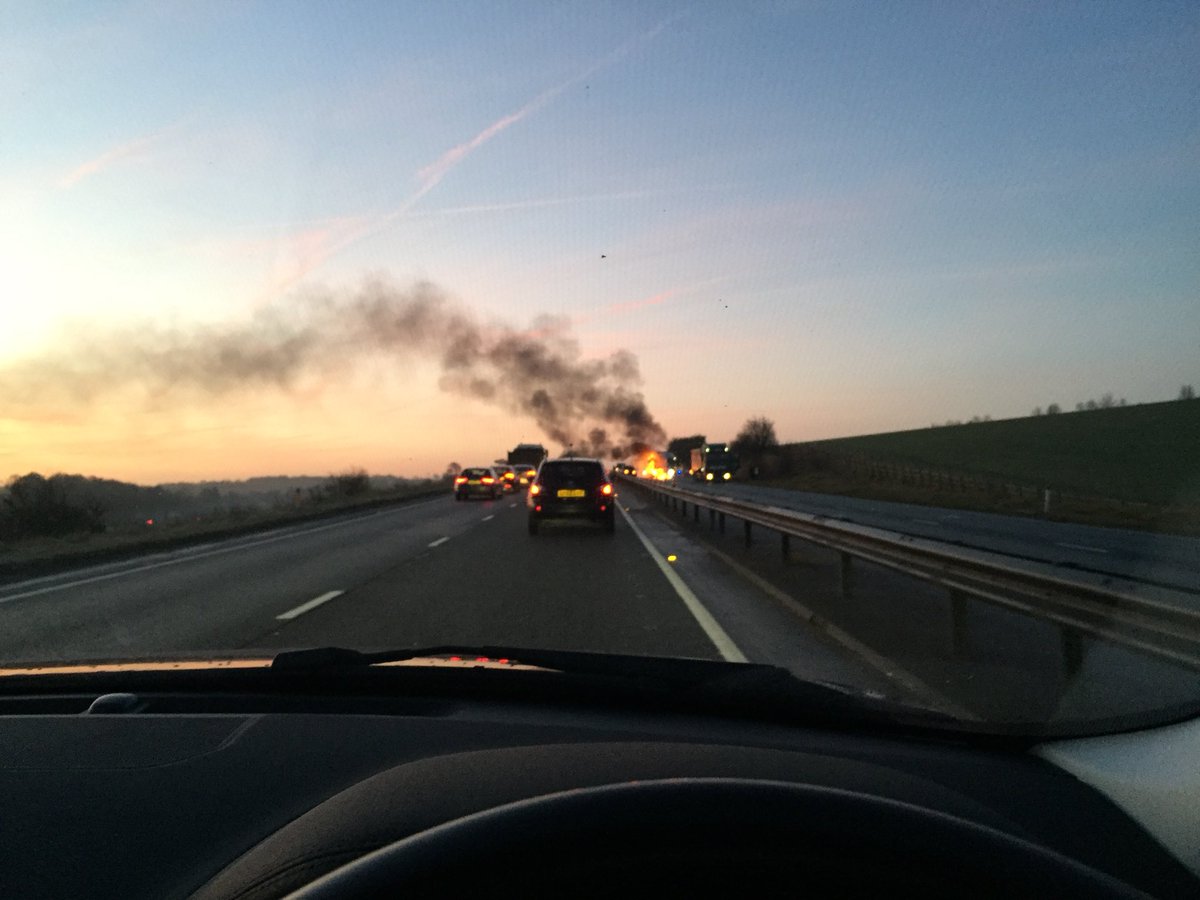 bookofstorage's tweet photo. That’s the A34 Blocked Northbound then at East Ilsley @BBCOxford https://t.co/avHXJgJ4wI