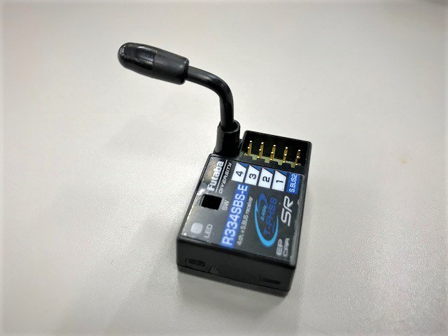 Futaba R334SBS-E 受信機とアンテナのセット Futaba R334SBS-E T-FHSS SR Receiver - BeachRC.com