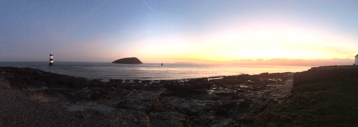 C_Dearden's tweet image. ......and I get to come to places like this for a living 😊   We're live @BBCRadioWales before 09:00 talking about kittiwakes.