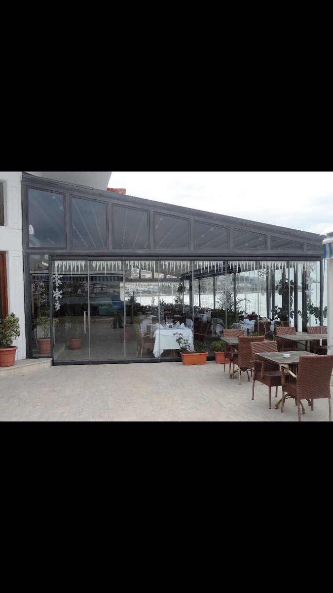 _vivasystem_'s tweet photo. Büyükçekmece Albatros restaurant çift motorlu iki bölüm açılır/kapanır pergola ve katlanır cam vitrin sistemleri ile yeni yıla hazır,güzel günlerde kullanılsın.😎 #vivasistem #alüminyum #camsistemleri #pergolA #camvitrin https://t.co/xoa3pDFz1v