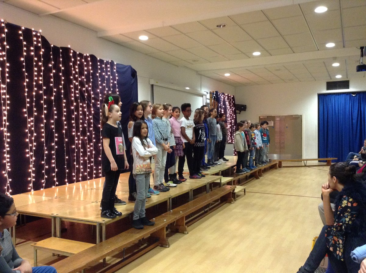 Prior_Weston's tweet image. #mostwonderfultimeoftheyear We have been left with a Christmassy feeling from our Upper School Christmas performance on Friday. #holidaysarecoming #schoolperformance 🎄🎄🎄🎄