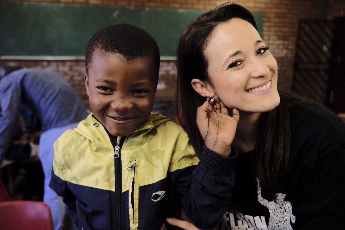 Nisha360's tweet photo. Happy Birthday to the EXTRAORDINARY @EllaBellaC . i love you lots and lots 💚💚💚.  Thank you for all that you do through @missearth_sa [https://t.co/PZqz6N1LGv ] and @Gen_Earth [https://t.co/97Dpxt3ORR ] #HeroesWalkAmoungUs #ChangingClimateChange #MyFavoriteWomanInGreenGlasses https://t.co/UgrRwuJw5n