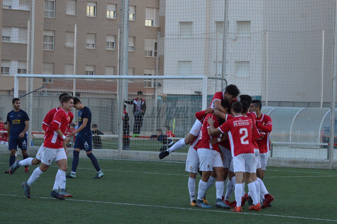 Juvenil_7's tweet photo. ¡Ya están las crónicas de la Jornada 17! https://t.co/7MK0EjnxkE https://t.co/IBKxPr5JiZ