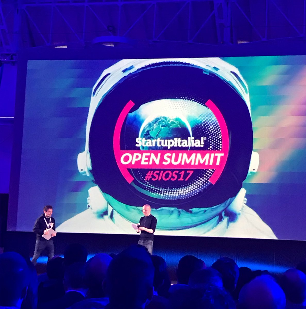 marianodiotto's tweet photo. Ecco @montemagno sul palco di @startup_italia | sempre un trascinatore di folle #beyondborders #SIOS17 #opensummit #IUSVEsocialTEAM @IUS_VE https://t.co/vkXrzqbr3g