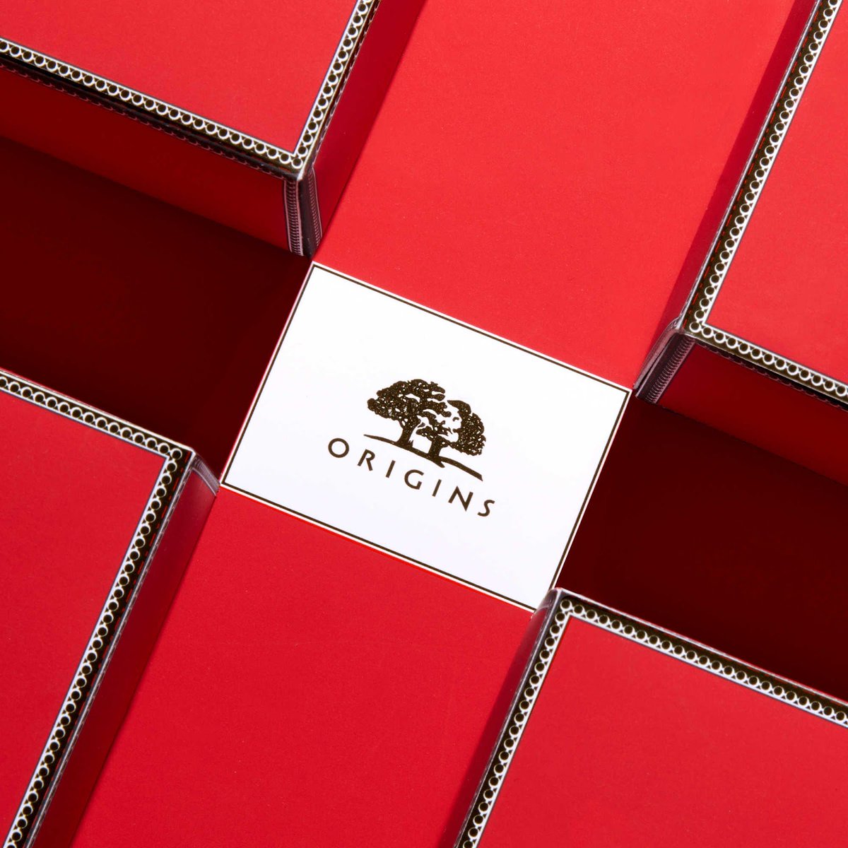 Because we <3 you, we’re wrapping your gifts from us – for FREE. So you can spend more time shopping instead of fussing
with wrapping paper