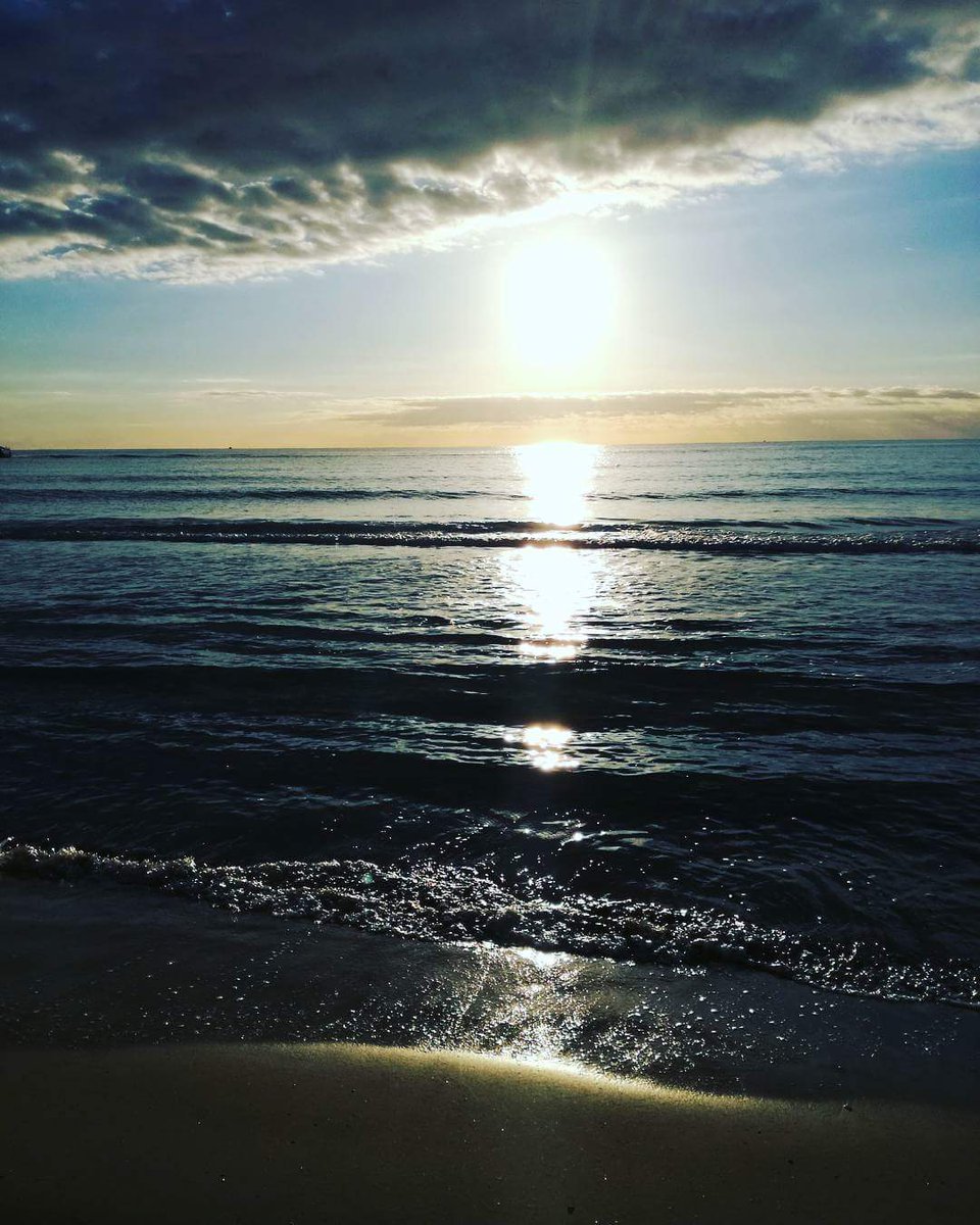 Ritas_Realms's tweet photo. Good morning! #morning #lifestyle #balance #holiday #Alicante #playa #beach #sunrise #Forever #beautiful #winterisnothere #enjoy #mylife #gamergirl #hungariangirl #sunshine #blue #freedom https://t.co/Ig8b813Ibv