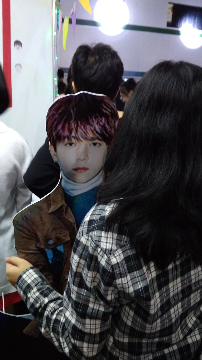 cy_sairinseu's tweet photo. @Jae_Day6 @DAY6Philippines @briiiyain @dysxnoona Ang mga naharas! 😂😂😂
#KPOPCON9 #KPopConvention9 #Day6 #Day6PH #Moonrise #I_Like_You https://t.co/Tpln1wU05o