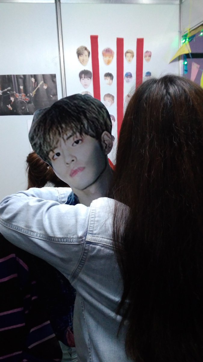 cy_sairinseu's tweet photo. @Jae_Day6 @DAY6Philippines @briiiyain @dysxnoona Ang mga naharas! 😂😂😂
#KPOPCON9 #KPopConvention9 #Day6 #Day6PH #Moonrise #I_Like_You https://t.co/Tpln1wU05o