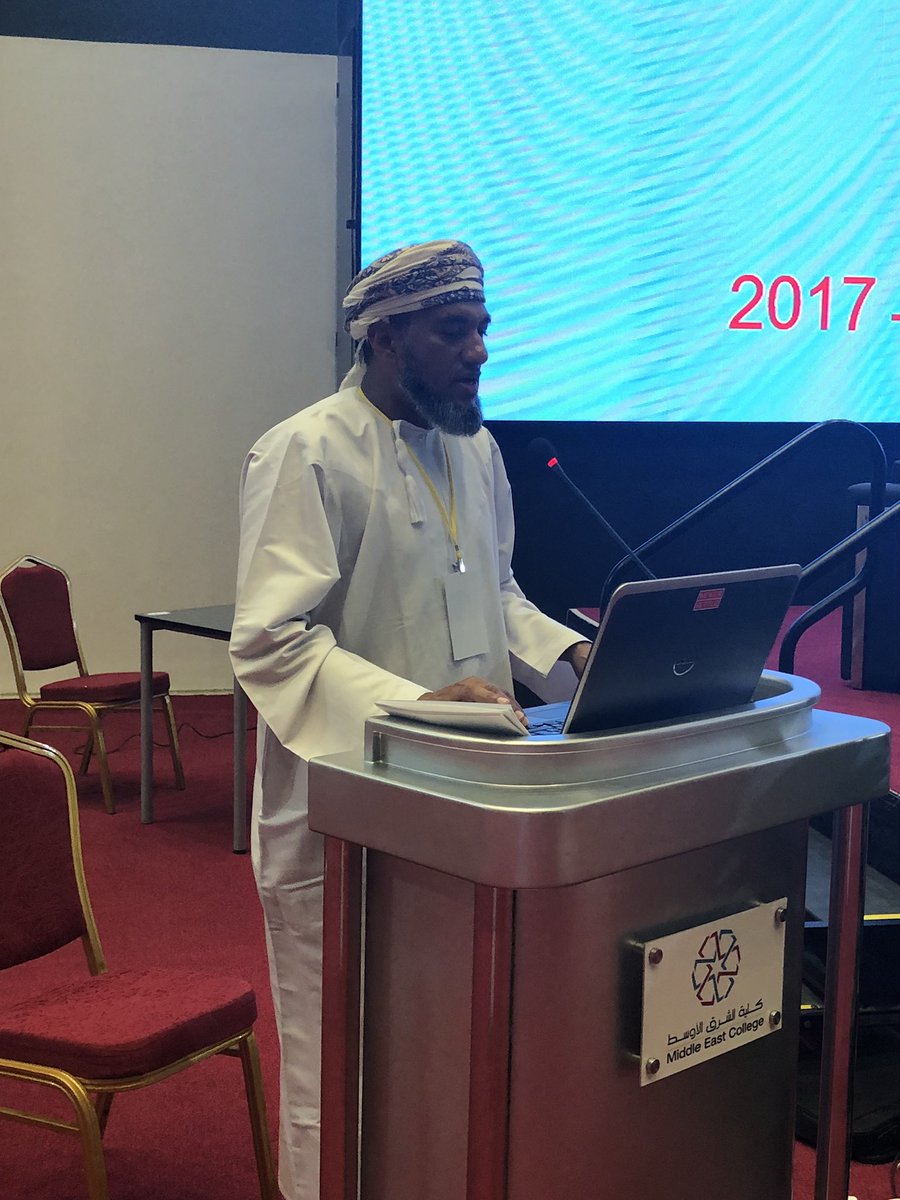 note_mag's tweet photo. د. ناصر المزيدي
الطلاب يندمجون إندماج كلي مع تجارب المحاكاة الحاسوبية في مادة الفيزياء احدى نتائج دراسته 👇🏽
@OmanSET
#ICOET2017 https://t.co/sqMlEcjpij