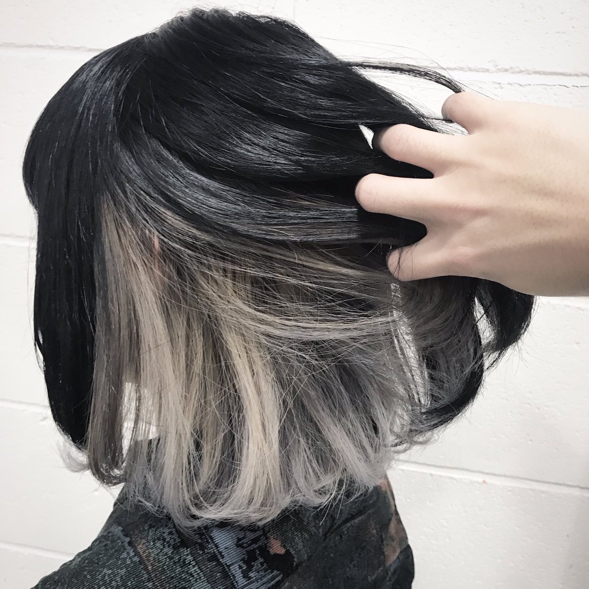 川畑晋也 原宿 美容師 ハイトーンヘアー Na Twitteru ブラックxインナーホワイトカラー インナーブリーチ後に表面はブラックにし インナーはホワイトカラーで インナーカラー ダブルカラー グラデーションカラー 原宿 派手髪 美容師 川畑晋也 原宿 美容師 ハイトーンヘアー Na Twitteru ブラックxインナーホワイトカラー インナーブリーチ後に表面はブラックにし インナーはホワイトカラーで インナーカラー ダブルカラー グラデーションカラー 原宿 派手髪 美容師