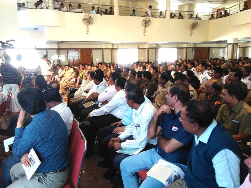 blrcitytraffic's tweet photo. Traffic &amp; Road Safety Awareness for BMTC bus Driver, Conductor and to other staff conducted on 16-12-17 at BMTC Depot 13-Katterguppe by Banashankari TPS. @BsktrafficTr https://t.co/cxofKFKdrQ