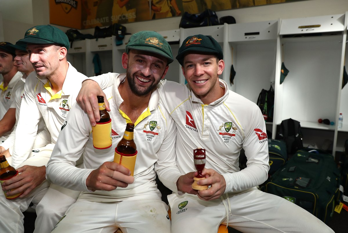 ICC's tweet photo. Australia have their hands back on the #Ashes urn! 🙌 https://t.co/QOLt8HgXTY