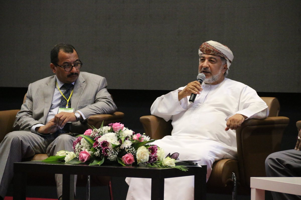 OmanSET's tweet photo. الفاضل الشيخ/ زياد بن طالب المعولي مستشار معالي الشيخ وزير الأوقاف والشؤون الدينية
يستعرض تجربة مركز التعليم عن بعد بكلية العلوم الشرعية
#ICOET2017 https://t.co/5PJFQ3mH7l