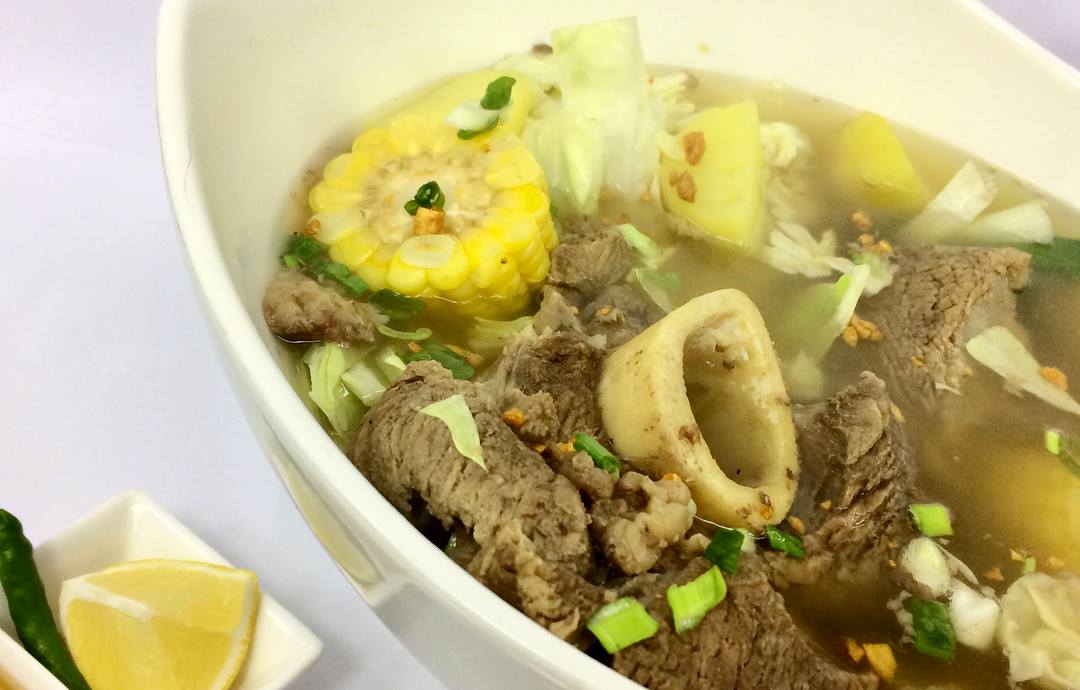 SamsKitchenDoha's tweet photo. Wow!!
New Version of Big Bowl Bulalo 😍😍😍
#SamsBulalo
#Samskitchen
#happyqatarnationalday🇶🇦❤️ 
#Samskitchenqatar 
#WeAreOpen
#ComeandBefeelsLikehome

ComeandvisitSamskitchen

Located at Al Muntaza Area 💚💚💚 @ Sam’s Kitchen Qatar https://t.co/H9F3r80rYZ