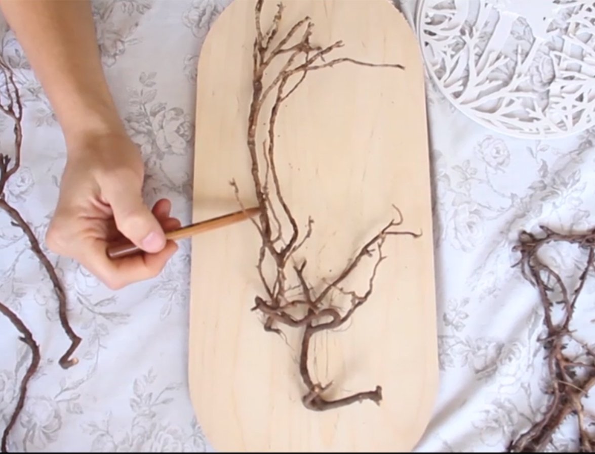 SappiGroup's tweet photo. 14 South African Artists, 14 exceptional artworks, one theme 'inspired growth'. Watch the first video in a series and follow the creative journey behind Sappi's 2018 Corporate Calendar: https://t.co/q5BAPrCgSb https://t.co/5kfIIn6BYA