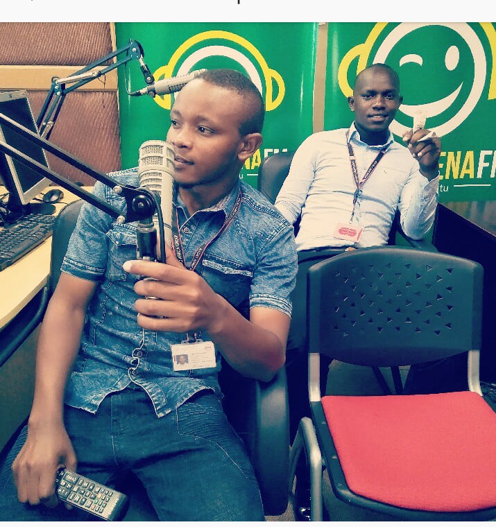 GukenaFMKenya's tweet photo. WeekInChivi!! #Gikanda A.K.A #NjokiWaMburu na #MCJimmie
Tulenge Stress kikwetu Style
Wikuwiku....
Tick IN... Tumire...
@Gikanda254_ https://t.co/OFKunXW38p