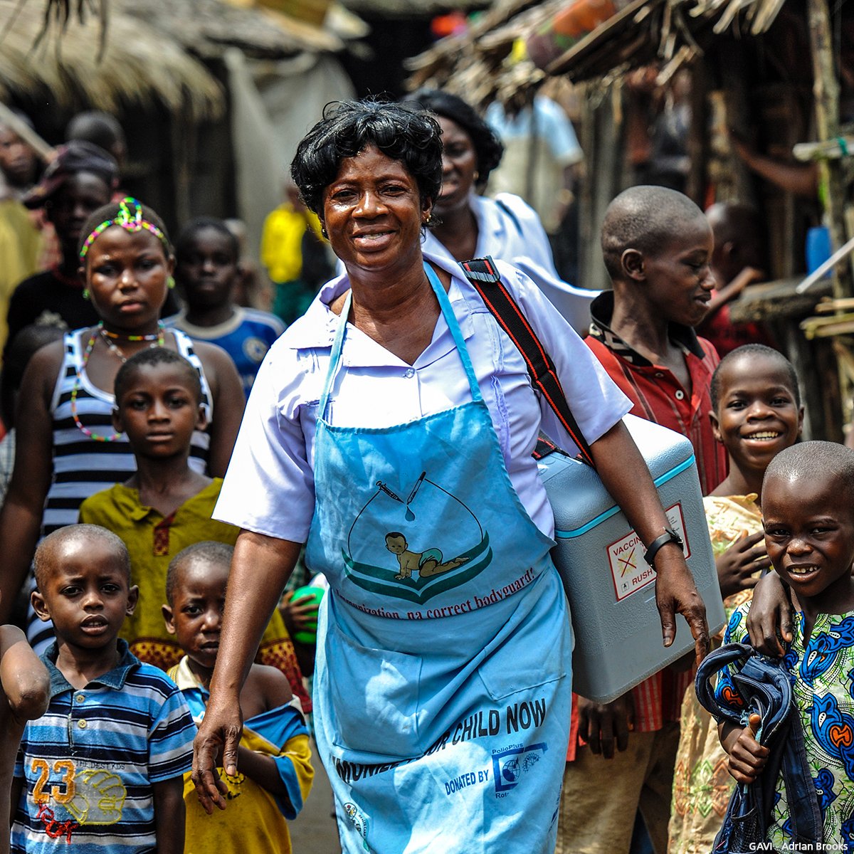 gavi's tweet photo. To all the health heroes who help make #VaccinesWork every day, every year:

THANK YOU! 🙏

Your dedication and hard work gives #EveryChild hope for a healthy future 👶🙌

#MondayMotivation #VaccinesWork #ThanksToYou #VaccineChamps https://t.co/figeupHg5y