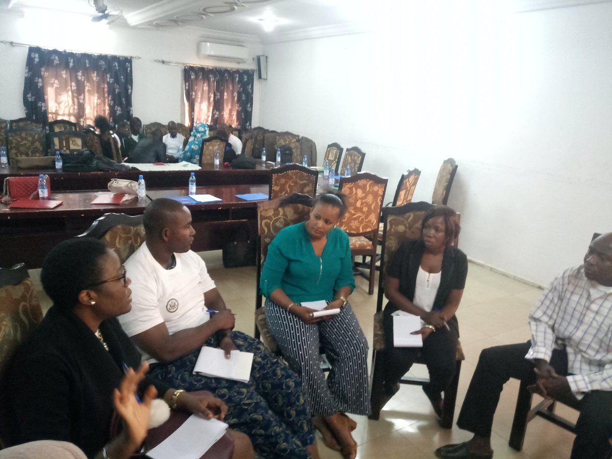 LalaichaM's tweet photo. #YaliTechCamp jour2
Les participants en groupe de travail réfléchissent sur les défis à relever sur le thème de l'engagement citoyen des jeunes
#TechCampMali #MiniTechcampMali #USAMali @StateDept @USEmbassyMali https://t.co/22AMIeFFB7