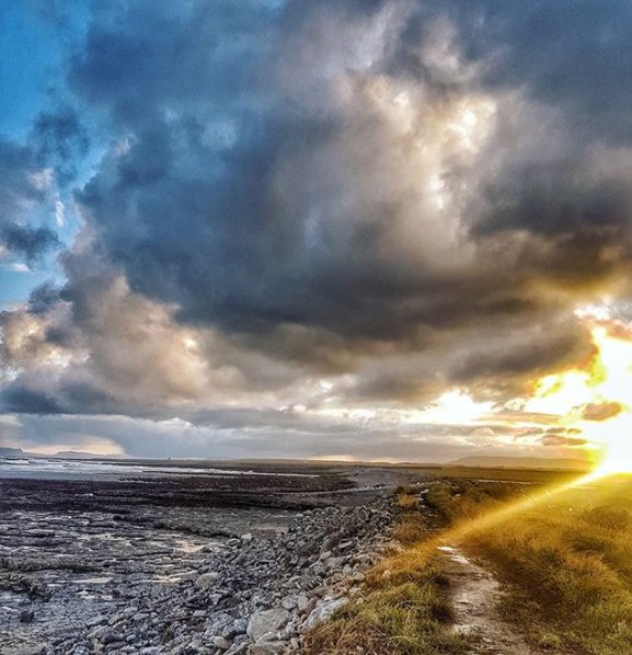 VOYAbeauty's tweet photo. WINTER MORNINGS
#cleanliving #spabrand #skincare #morning #clouds #blueskies #easkey #winter #surf #sunrise #irishcoast #voyabeauty #sligo #irishbrand #ireland #ocean #wellbeing #wildatlanticway https://t.co/mrA89znbF5