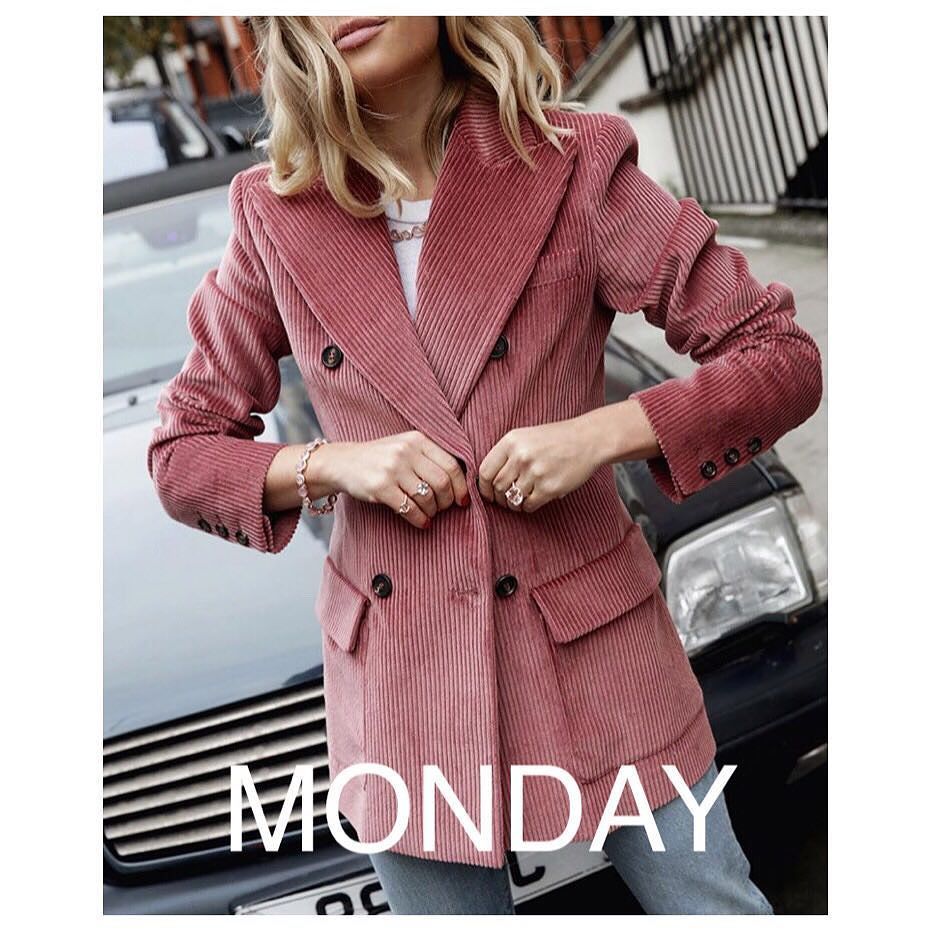 The_30th's tweet photo. WISHING YOU A STYLISH WEEK 💫 https://t.co/iR2wD6tW3o https://t.co/gmn7xUX7XN