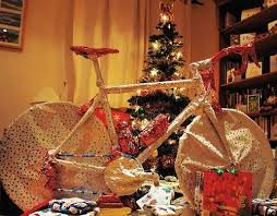 pieevents's tweet photo. One more sleep ‘til Christmas. I wonder what it could be!! #cycling #bespoke #europeanrides #pie #bespokerides #greatwrapping #tooearlytoopen https://t.co/H08Xfm8LsS