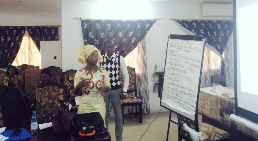 LalaichaM's tweet photo. #TechCampMali présentation résultats travaux de groupe par les participants !
@USEmbassyMali @StateDept
#YaliTechCamp #MiniTechcampMali https://t.co/KN0B3nwCBb