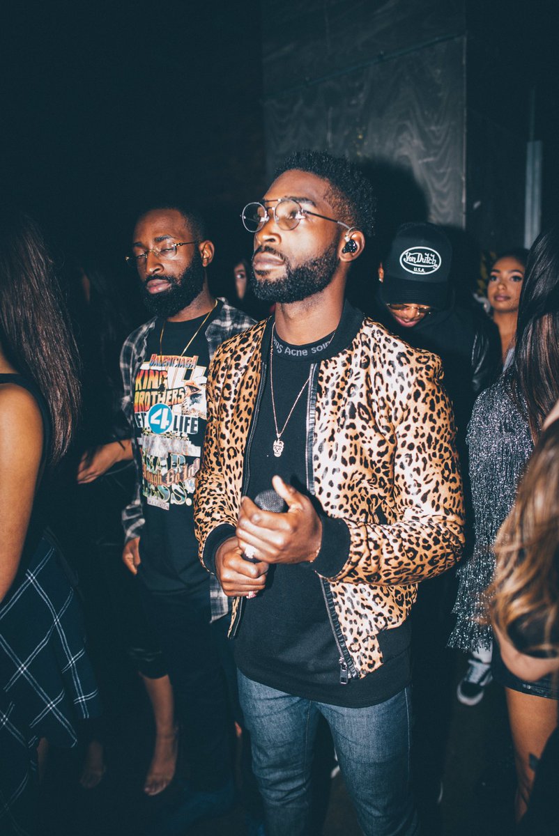 DisturbingEvent's tweet photo. .@TinieTempah Ready and waiting. Pre-Show #DisturbingManchester ๐ธ @Kunography https://t.co/Gqv6j13po8