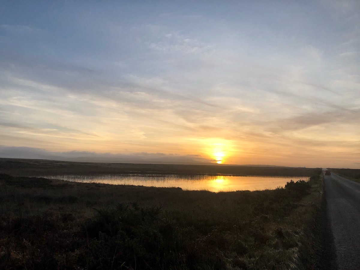 GlenegedaleH's tweet photo. School run beauty this morning @ExploreArgyll @AAHospitality @TheAA_Lifestyle @VisitScotland @BowmorePrimary @IslayHigh #newday #sunrise #islay #bowmoreprimary #islayhighschool https://t.co/MvieLxwHVu