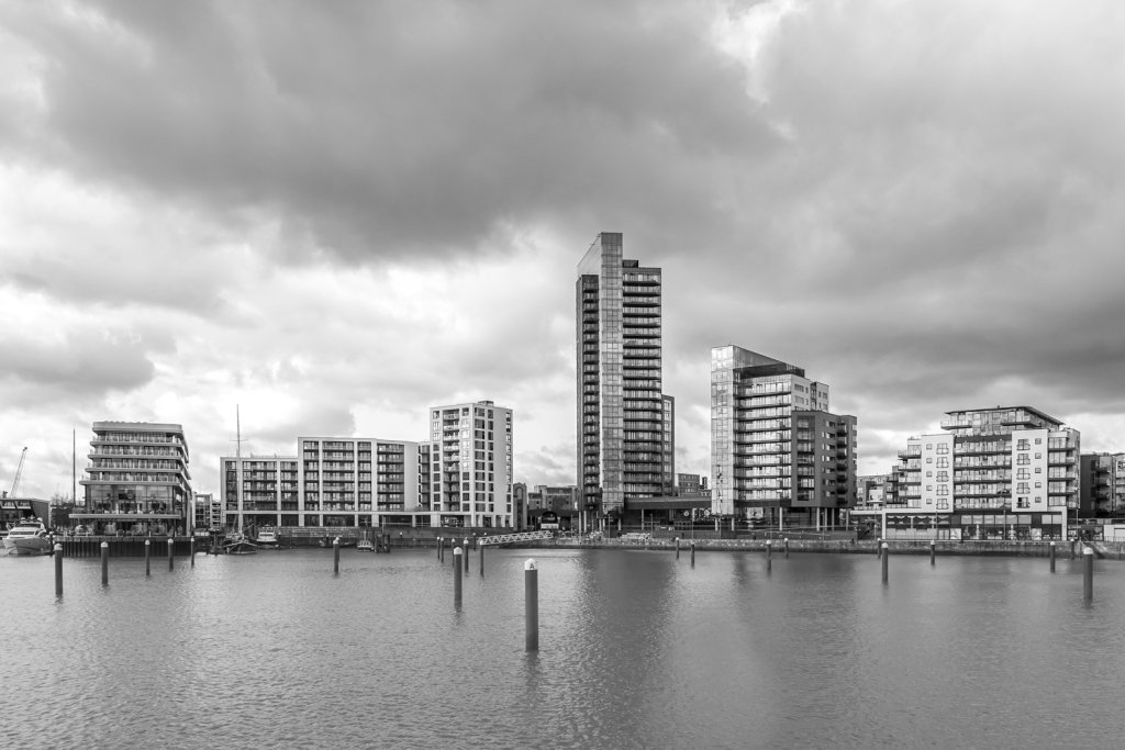 sotonmono's tweet photo. Southampton Photos of the Day - Ocean Village &amp; Alexandra Wharf @HistoricalSoton @SeeSouthampton @iSouthampton https://t.co/yig20DkSpb