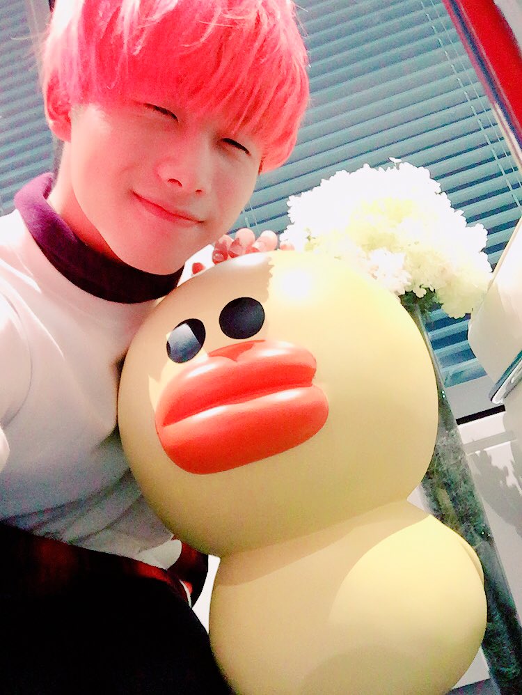 laters_dekatin's tweet photo. かめちゃんとパシャリ〜💓 
なでなで〜💓 https://t.co/Xhbrkh133A