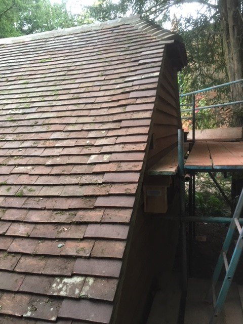 Would you know if you needed a new roof? Our latest blog will help you identify any problems you may have with you roof. Click here to read it: ow.ly/1tW430hf7PQ