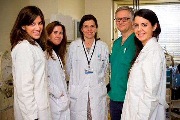 sefh_'s tweet photo. Colaboración entre #FarmaciaHospitalaria y #Cardiología: Un proyecto del Hospital Gregorio Marañón permite reducir un 30% los sangrados en pacientes con síndrome coronario agudo y el nº de reingresos @farma_gregorio https://t.co/11zR8wOTq0 https://t.co/lspBel8gcl
