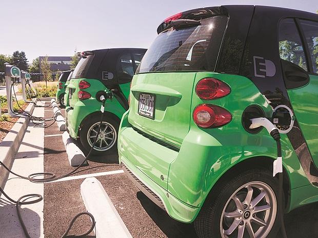 bsindia's tweet image. India among first markets in Toyota&apos;s global electric vehicle launch plans
#ElectircVehicles
mybs.in/2UbAXT7