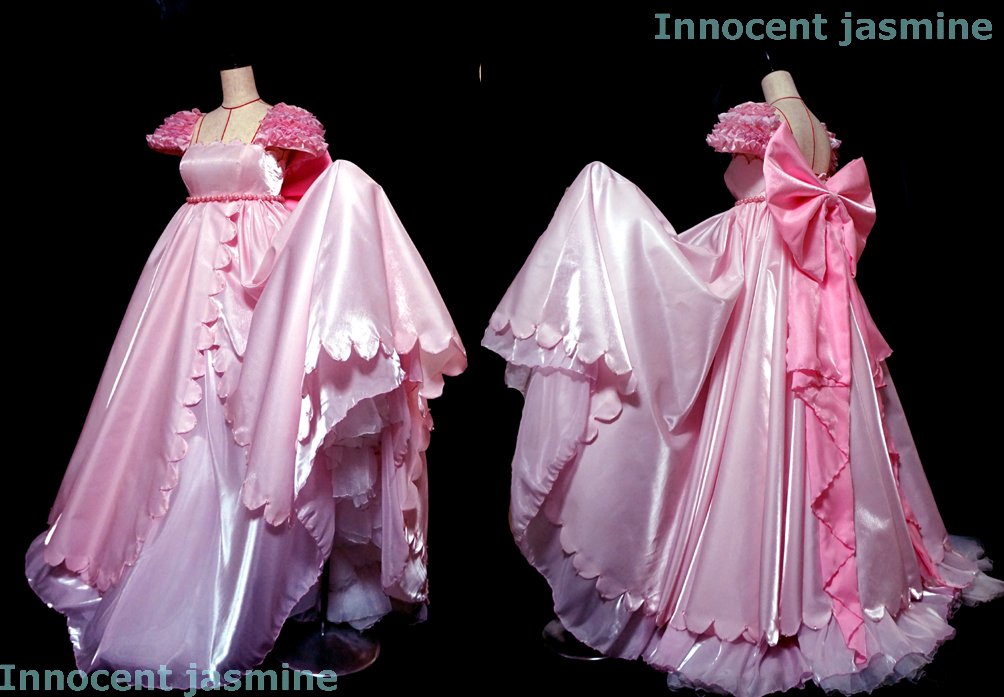 Innocent Jasmine プリンセス うさぎ スモールレディ セレニティ レディセレニティ 正装版ドレス スカートの裾には180個のスカラップ そこに計595個のビーズを縫い付けてあります 写真では中々分かりませんが 肉眼ではキラキラして綺麗です Innocent Jasmine プリンセス うさぎ スモールレディ セレニティ レディセレニティ 正装版ドレス スカートの裾には180個のスカラップ そこに計595個のビーズを縫い付けてあります 写真では中々分かりませんが 肉眼ではキラキラして綺麗です