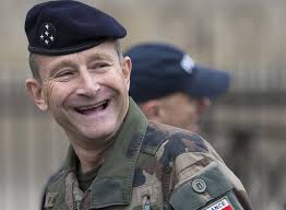 NeuNeu2018's tweet photo. Et c'est le Général de #Villiers qui est la Grande Gueule de l'année 2017 !!! #GGRMC #GG2017 via @GG_RMC https://t.co/luaHezwT9T