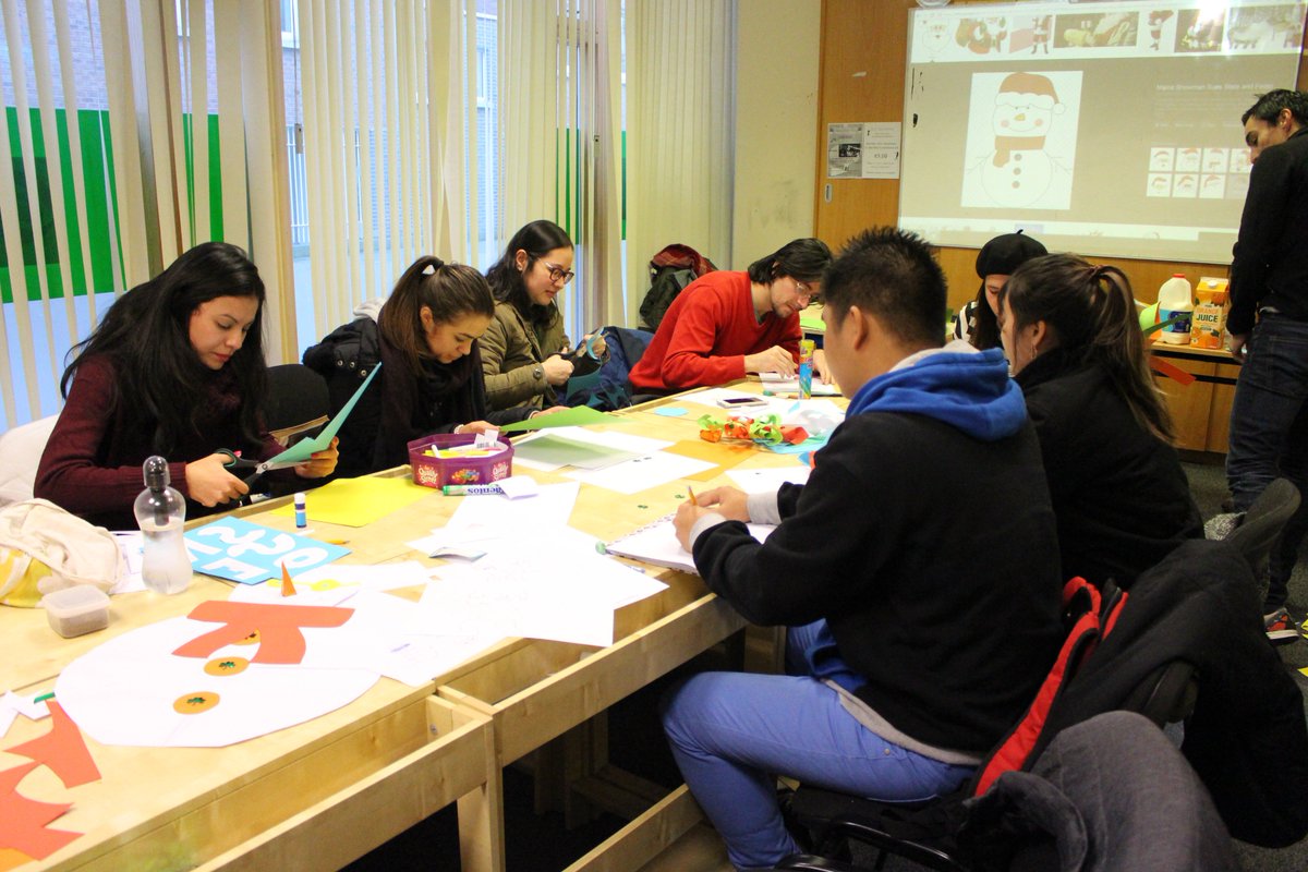 CitasCollege's tweet photo. The students decorated their classrooms for Christmas 
Each classroom was decorated gorgeously. 
And the winner is...Advanced C Room 7 !!😎
but aren't we all the real winners to see such great fun?
Don't forget about  the Christmas Carol and Karaoke Competition on Thursday ! https://t.co/mEiG5E59L1
