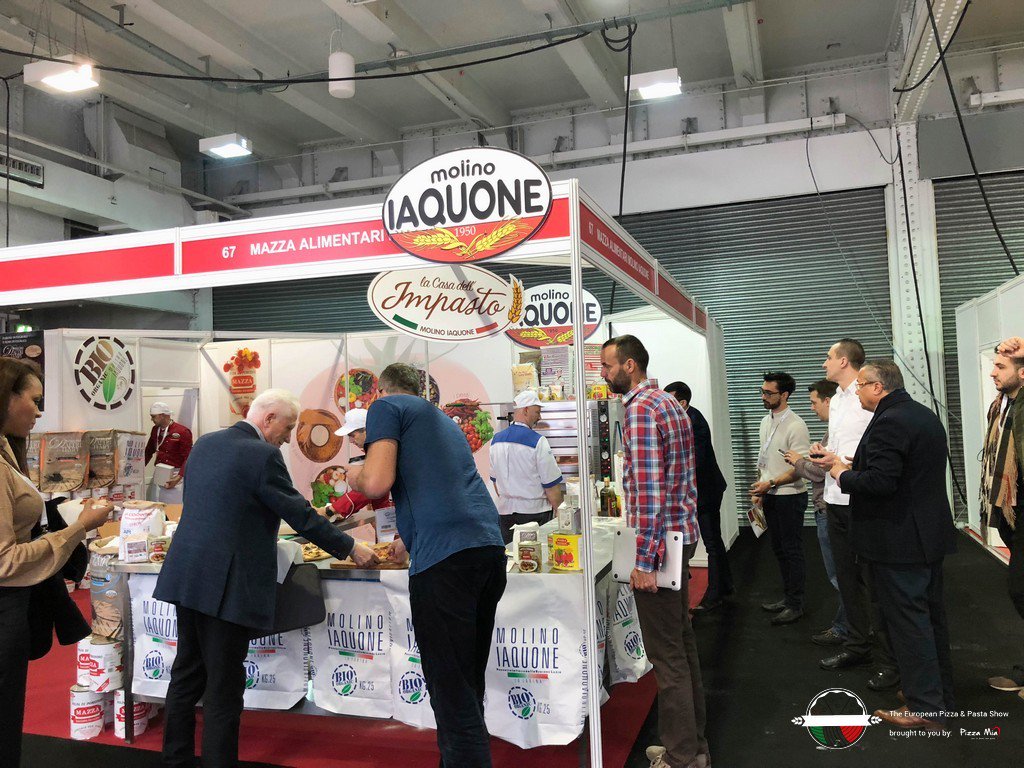 Pizzapastashow's tweet photo. Molino Iaquone enjoying themselves at #eppshow17 https://t.co/oUeGvvbotn