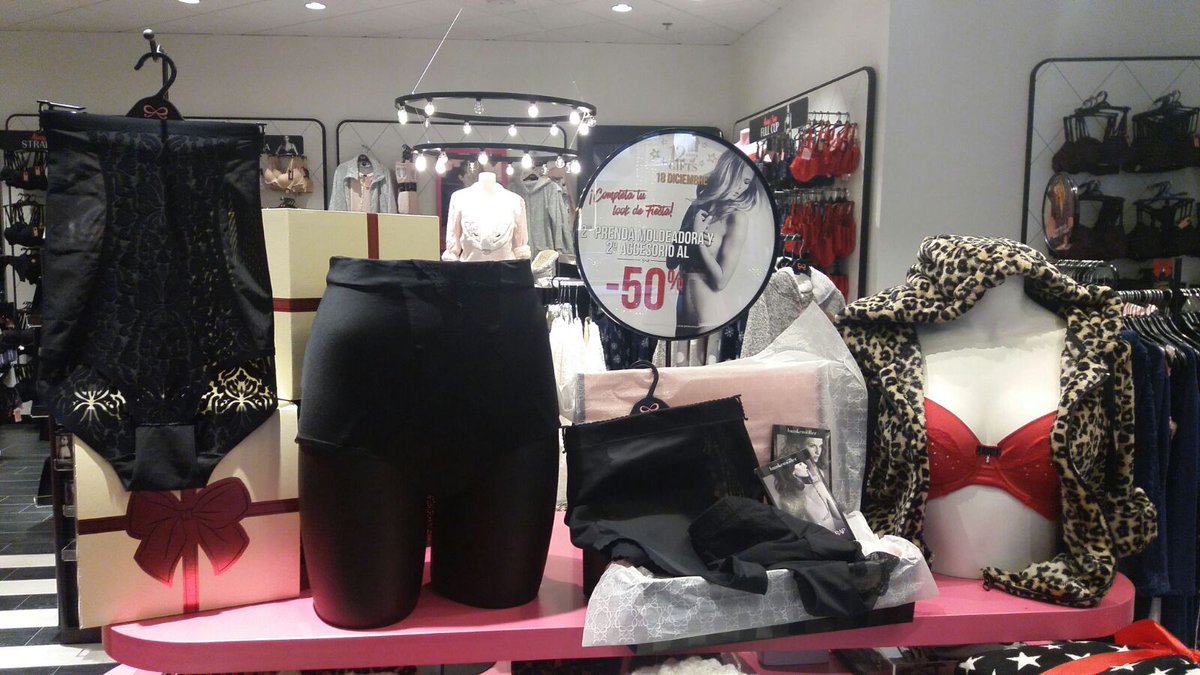 ¡¡¡¡Aprovecha nuestra promo de hoy!!!! 2° prenda moldeadora y 2° accesorio al 50%. Imprescincibles para tus looks navideños! #hunkemollervallsur #12DaysOfGifts 🎀 <a href="/GilsanzEva/">Eva Gilsanz Toquero</a>  <a href="/Eriikota/">Erikota=)</a>  <a href="/rosa_criado/">Rosa Criado.</a>