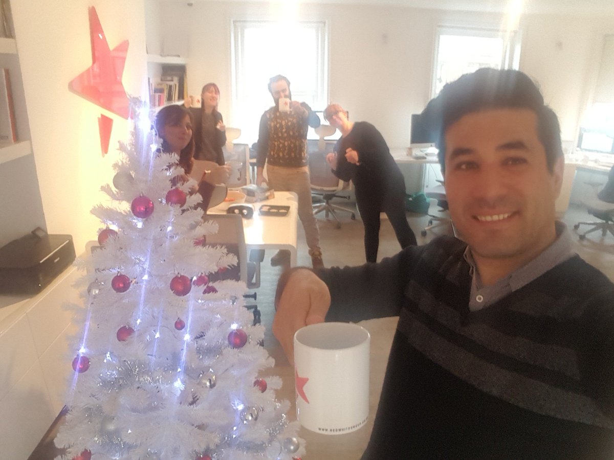 REDWHITECA's tweet photo. We wish you a merry Christmas! Keep growing in 2018, never give up on your believes and dreams! #MotivationMonday https://t.co/OghyqNaH7f