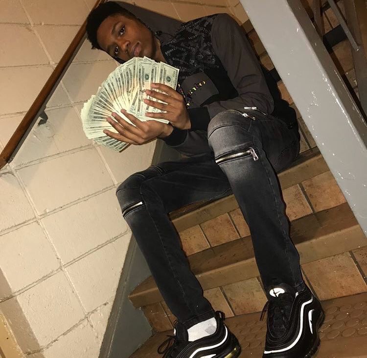 glogangmiko's tweet photo. Yea how u like me Now 😎💪🏾💪🏾 Good Looks @Taylorbing_ 💯💯 Imma keep coming back 👌🏾 https://t.co/xXzKscN8HB